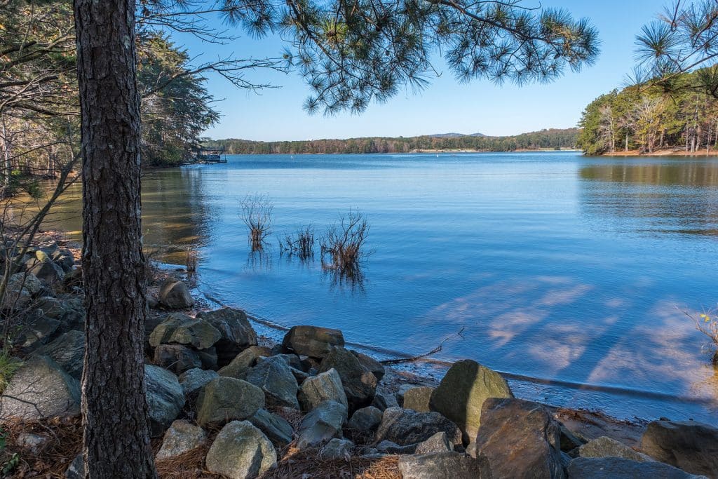 Vacation Escape Travel Reveals America's Top Lake Vacation Spots 3